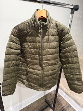 Orolay Lightweight Puffer Jacket Olive Green Packable Style Size L